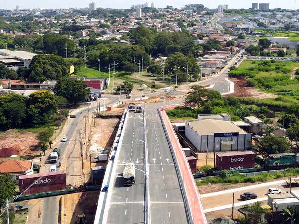 Hortolândia monitora adequação de guarda-corpos para liberar viaduto