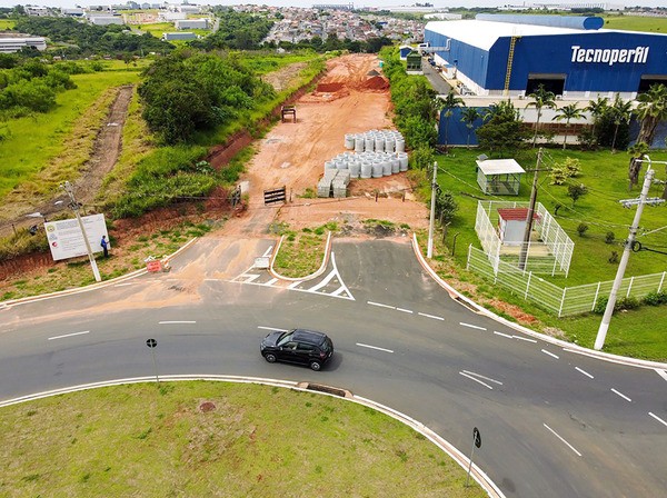 Prolongamento da Avenida Panaíno passa por obras de drenagem em Hortolândia