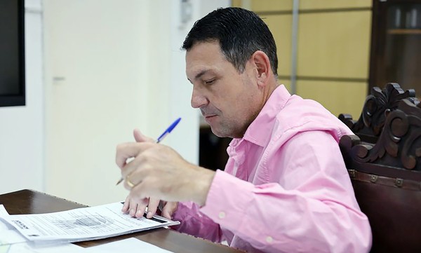 Murilo Rinaldo reajusta auxílio transporte e amplia apoio para universitários em Monte Mor