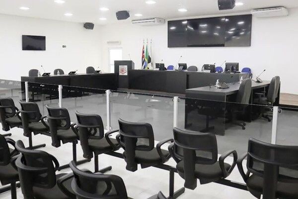 Falhas em transmissões de sessões expõem problemas técnicos na Câmara de Nova Odessa