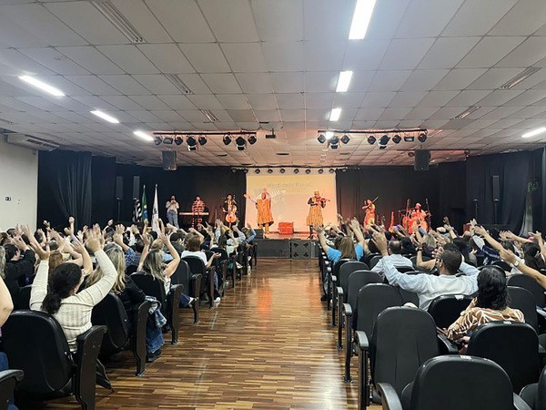 Formação contra racismo concentra educadores públicos de Monte Mor