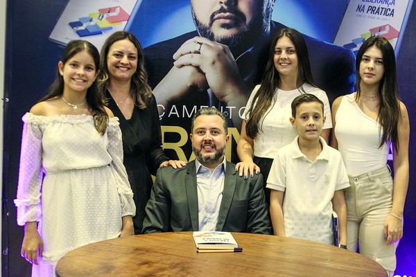 Lançamento do livro ‘Liderança na Prática’ é marcado por sucesso de público em Sumaré