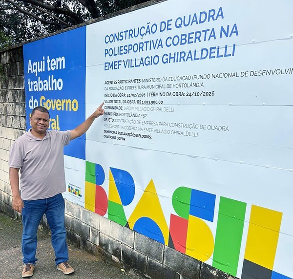 Clodoaldo comemora início da cobertura de quadra escolar em Hortolândia