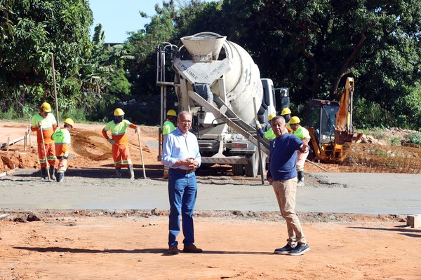 Prefeito Zezé Gomes vistoria obras do Parque Santa Emília e destaca transformação histórica