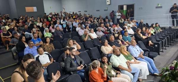 Sumaré entrega 42 títulos de propriedade e amplia segurança jurídica para famílias do município