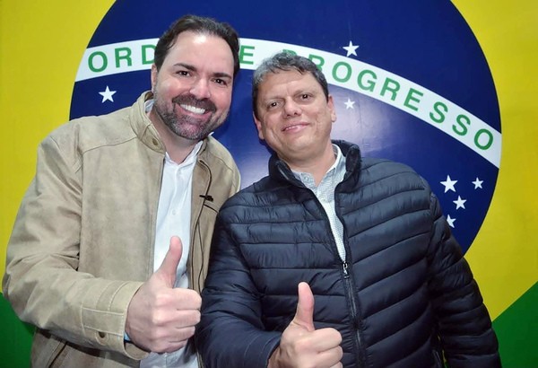 Tarcísio pede votos para Ricardo Molina e destaca atuação no governo do Estado