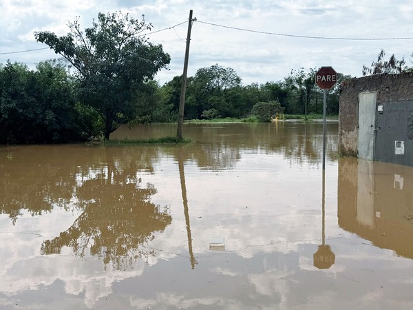 Rio Capivari transborda em Monte Mor e deixa cinco famílias fora de casa