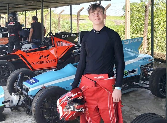 Aos 15 anos, Enzo Pupo dá novo passo na carreira e vai disputar Fórmula Vee